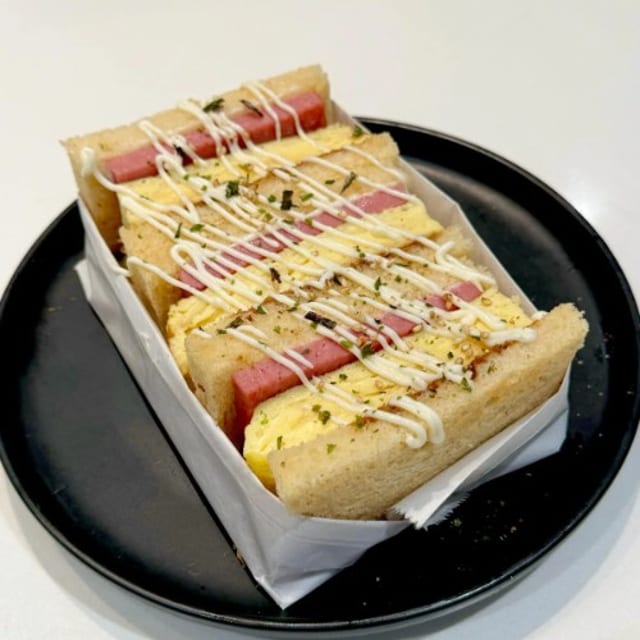 Musubiyaki (Japanese Egg Sandwich).
